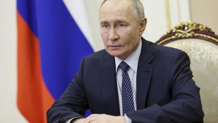 Putin apologises to Azerbaijani president for ‘tragic’ plane crash